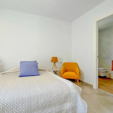 Vivalidays Greco House - בית נופש