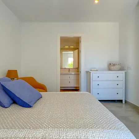 Vivalidays Greco House - בית נופש